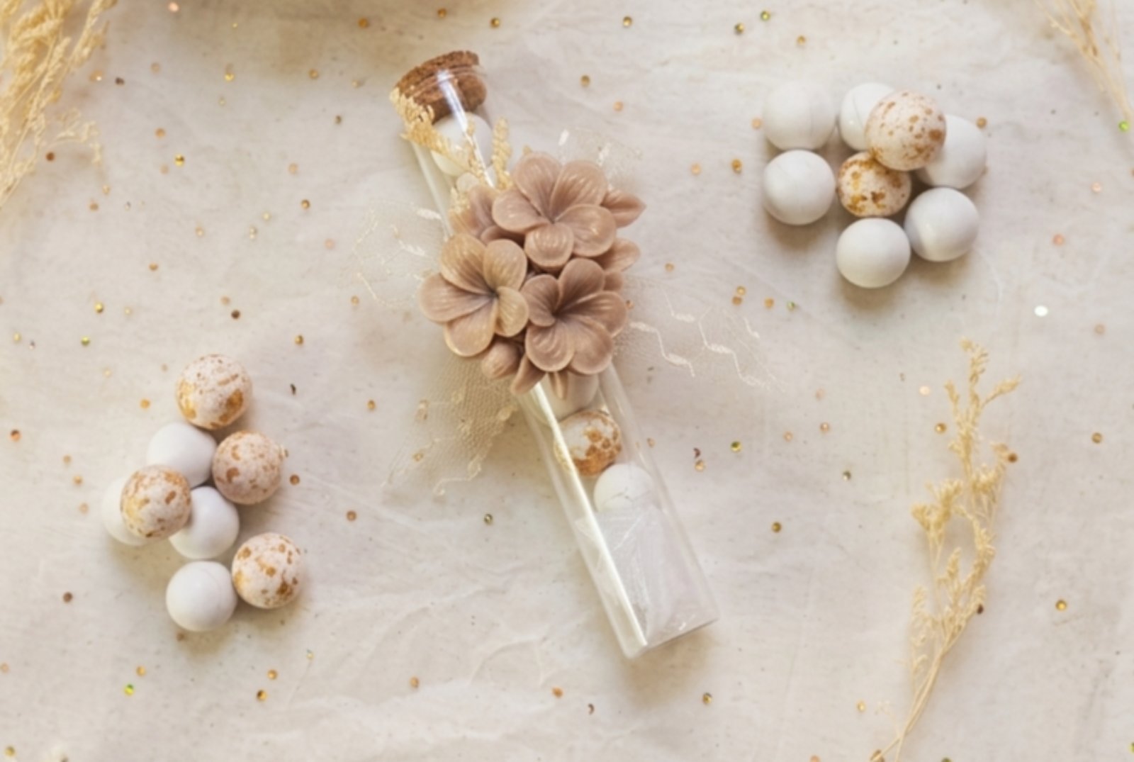Γυάλινο σωληνάριο με wax melts για μπομπονιέρα γάμου